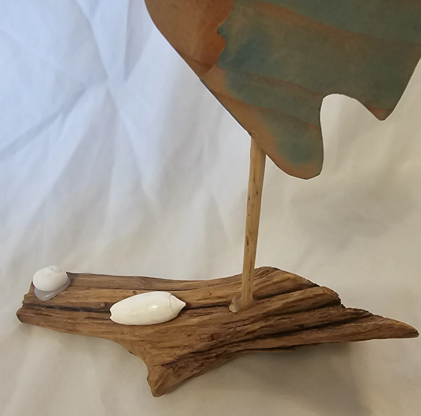 Multi-Coloured Wooden Fish and Shells Decorative Statue - photo 2