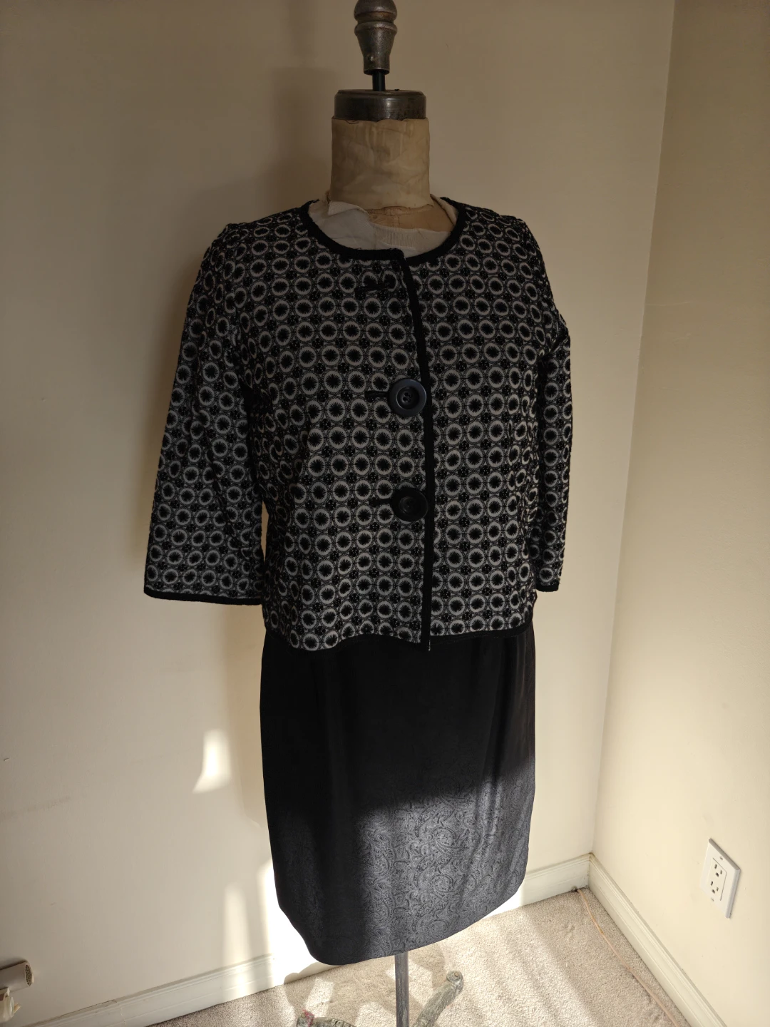Women's Two-Piece Suit Set - photo 5