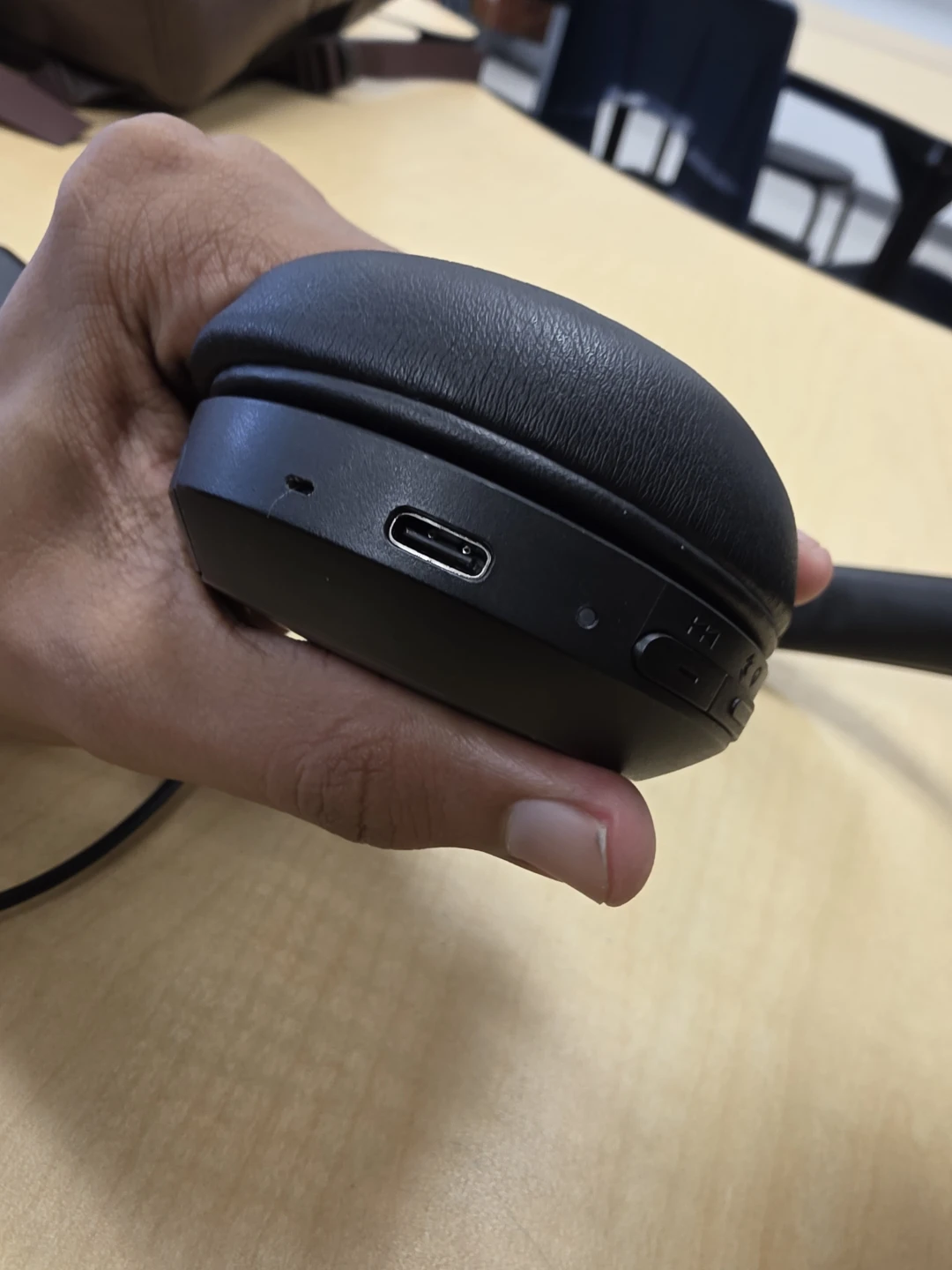Sony Wireless Headphones - photo 4