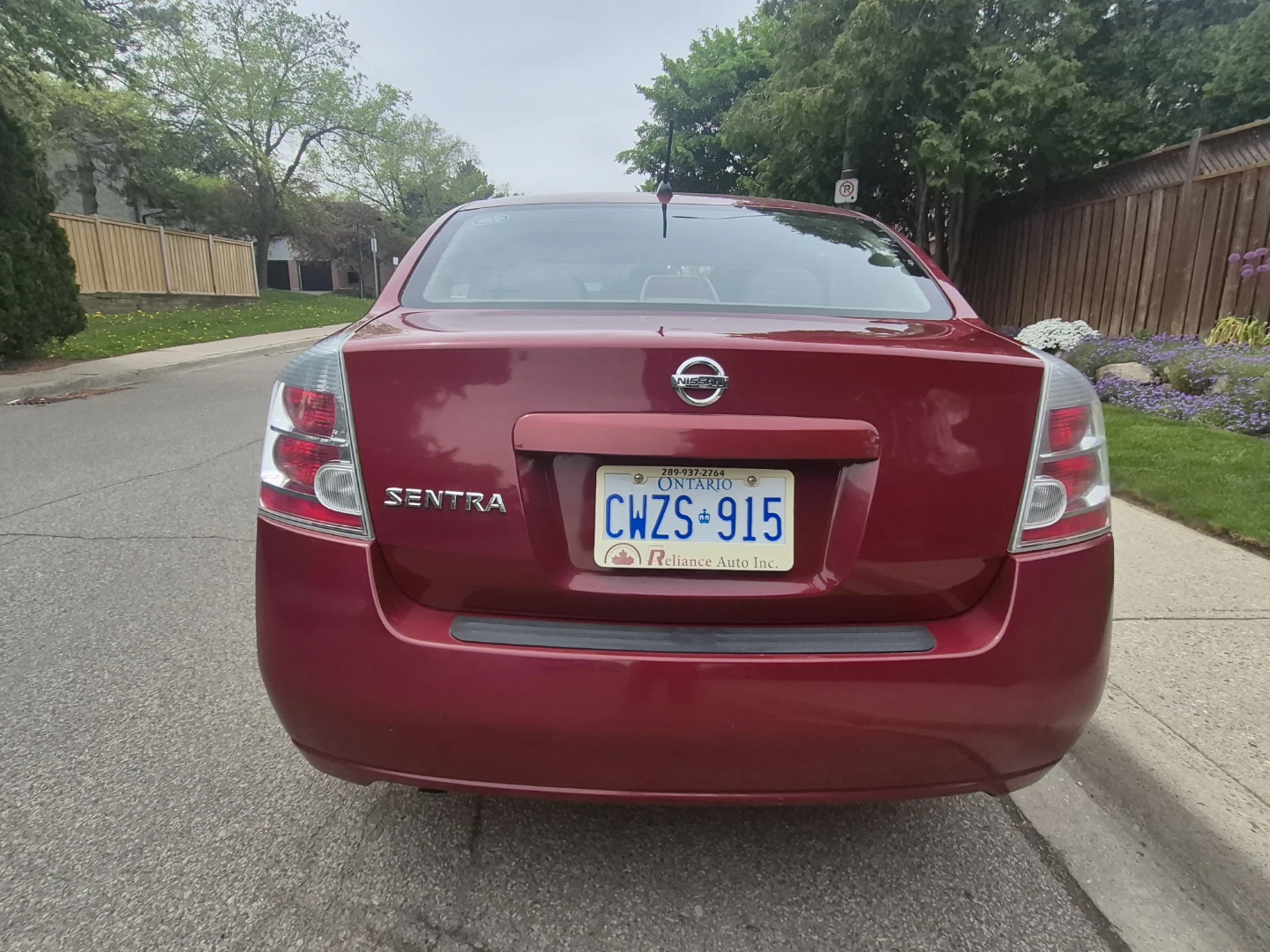 Red Nissan Sentra Sedan - photo 5