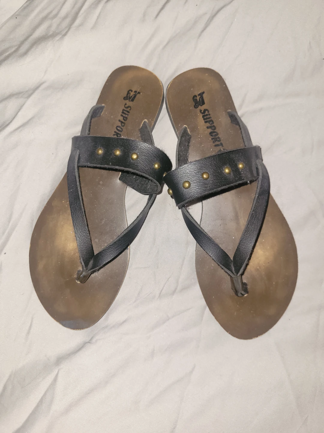 Support Black Leather Thong Sandals