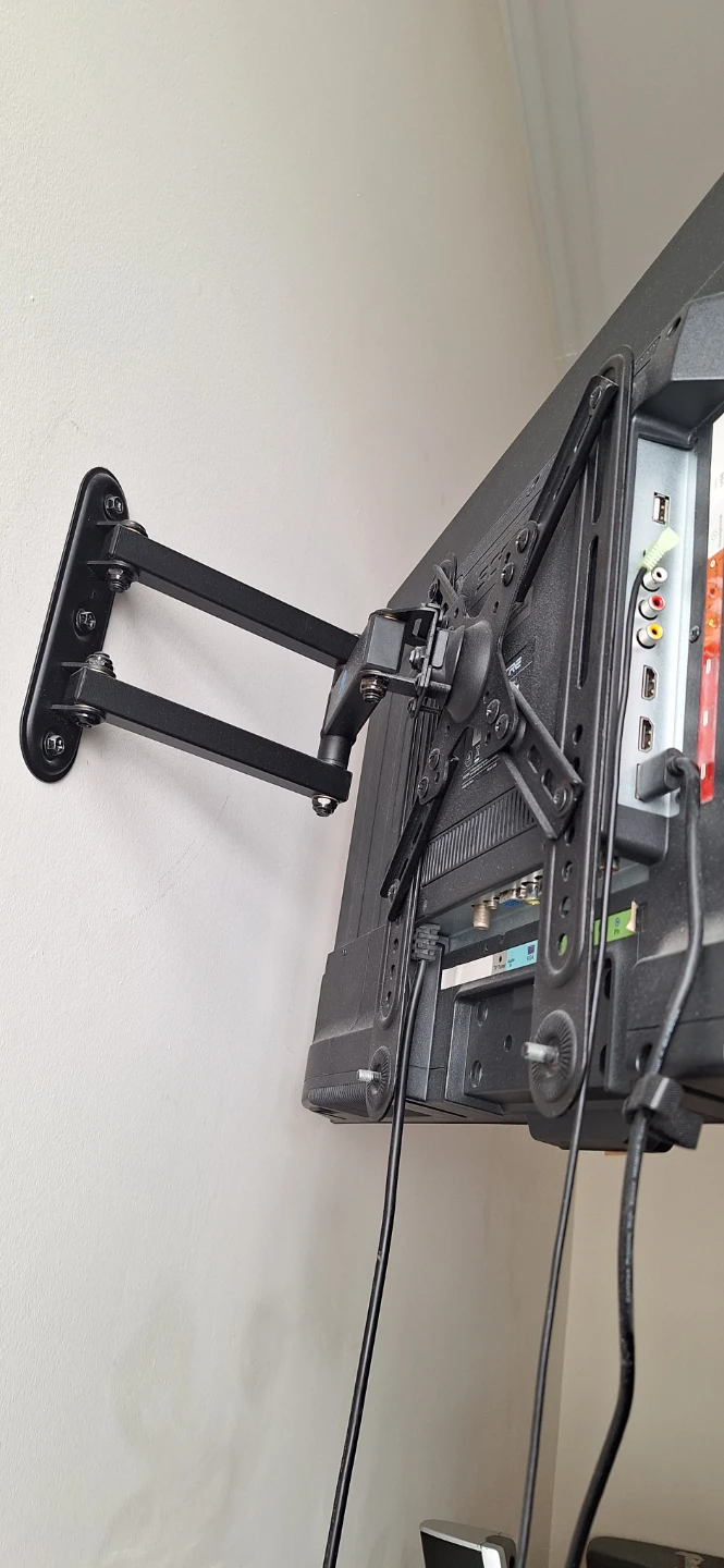 SCEPTRE 40" Smart TV Wall Mount with Articulating Arm - photo 2
