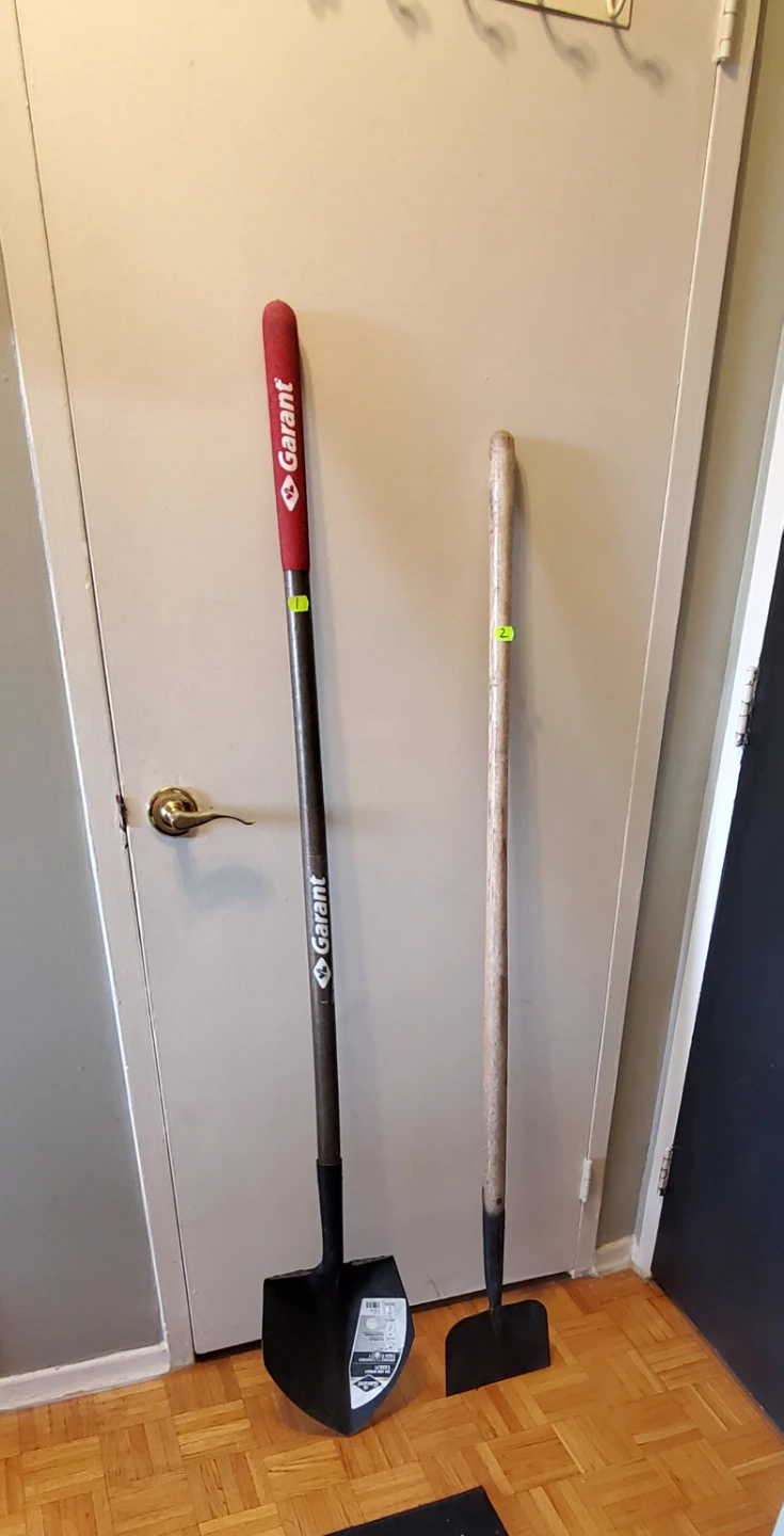 2 Shovels