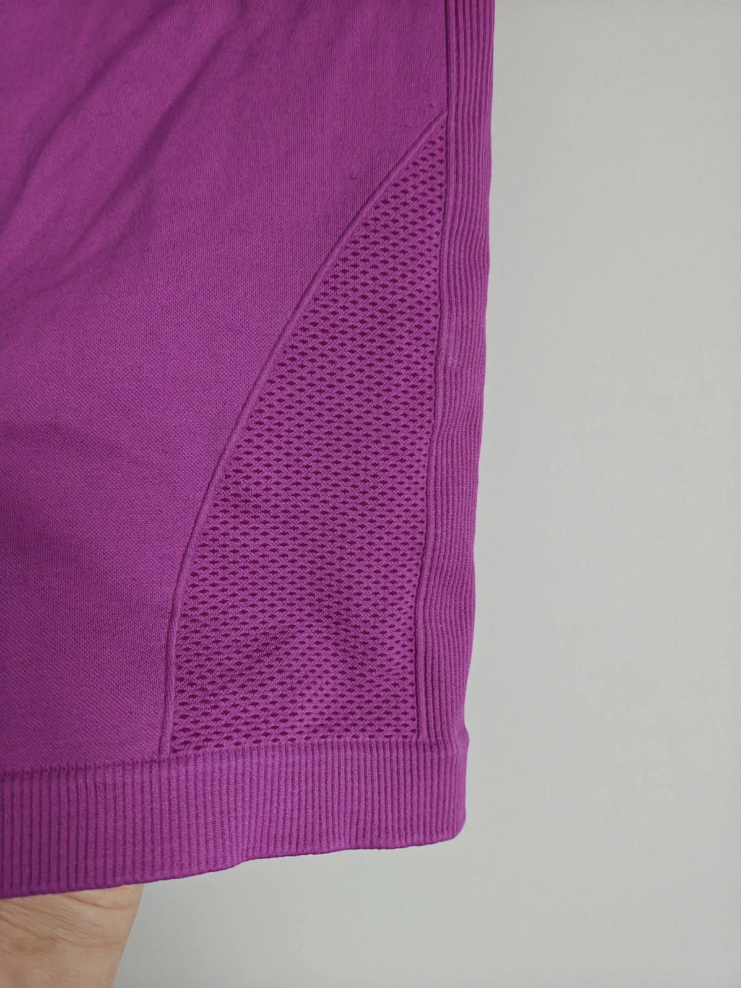 Seamless High-Waisted Biker Shorts - Magenta - photo 3