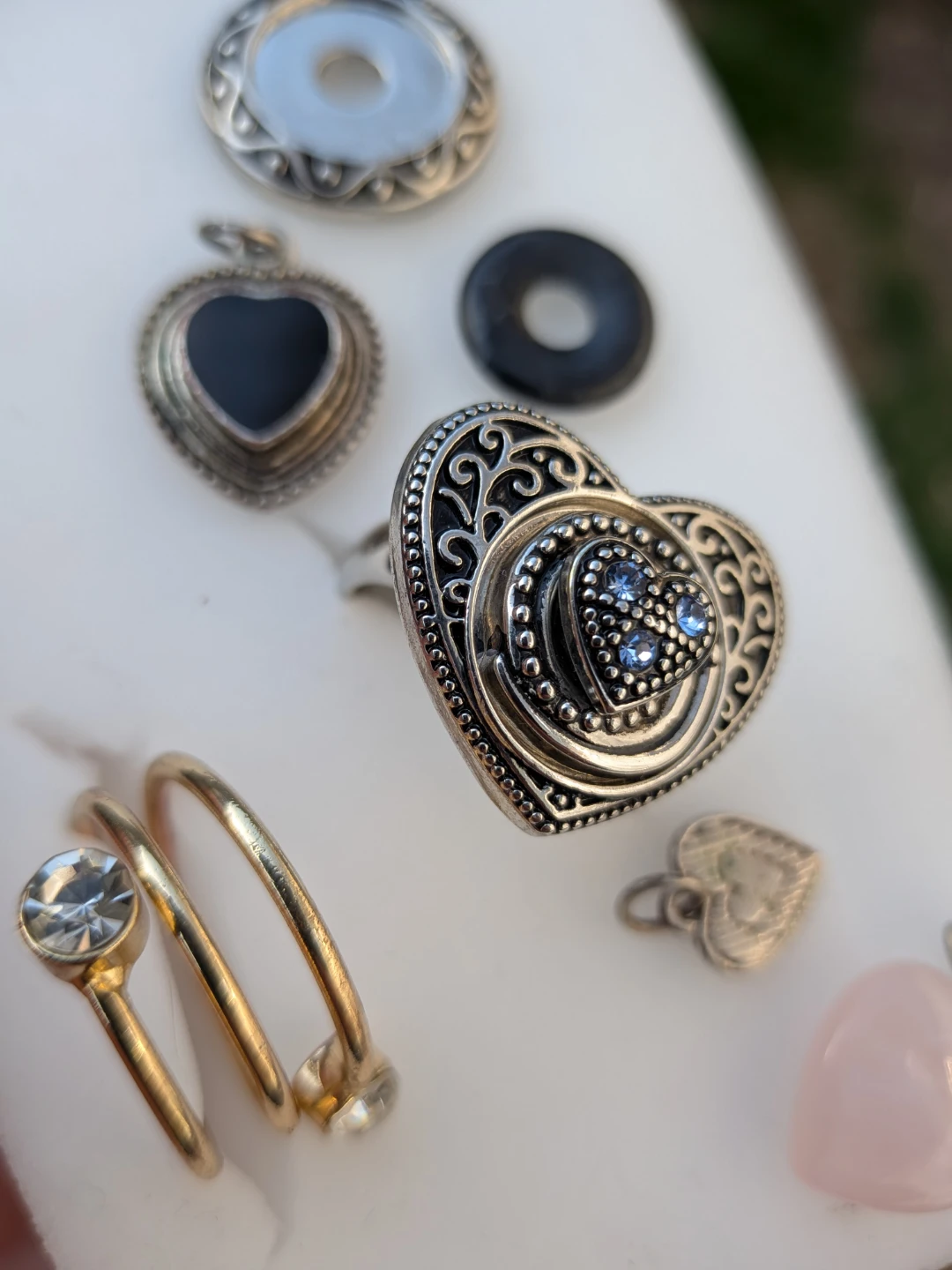 Assorted Jewellery Lot - Necklace, Rings, Pendants & Brooch - photo 5