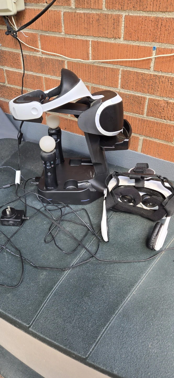 BOBOVR  VR Headset with Controllers and Charging Dock - photo 2