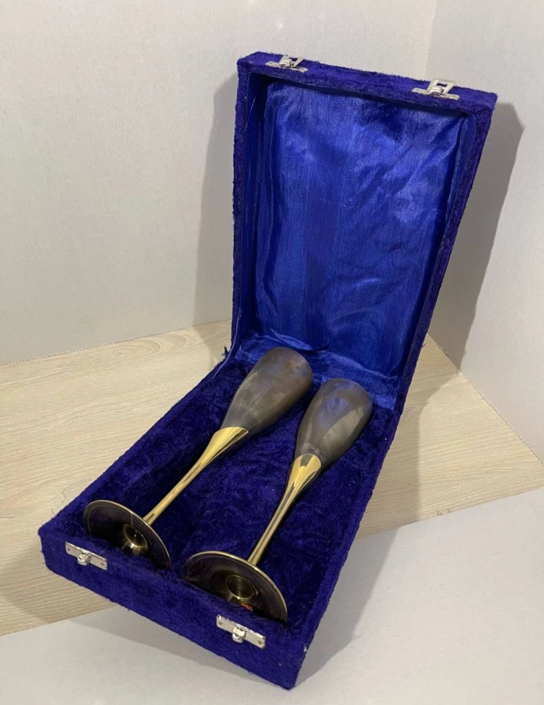 Vintage Champagne Flutes Set with Blue Velvet Case - photo 3