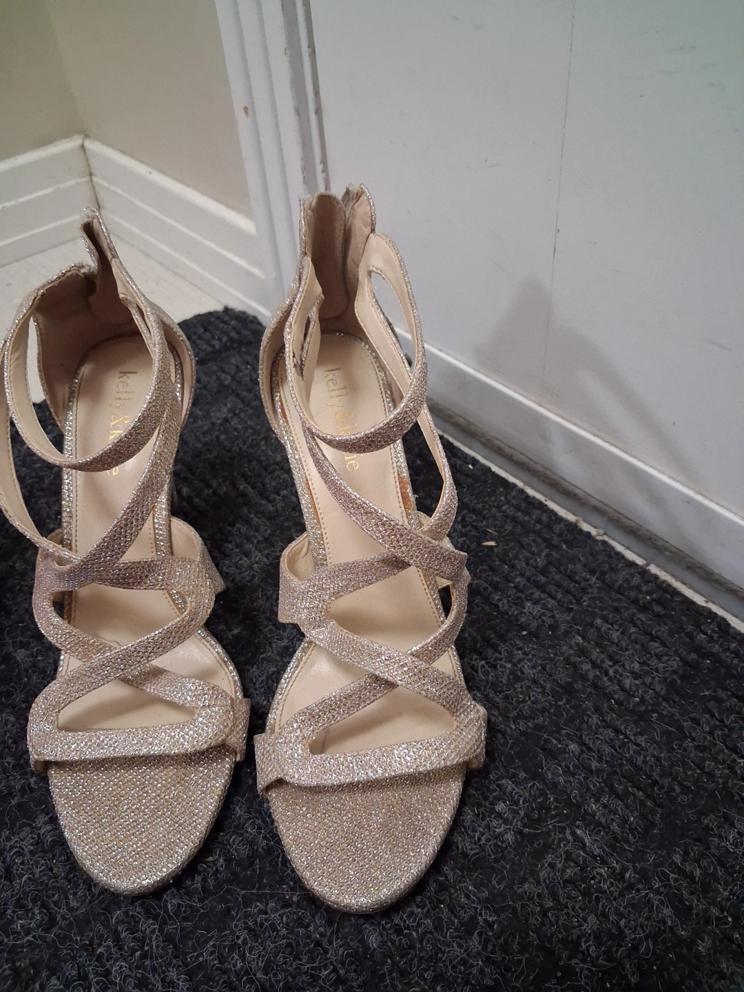 Assorted women's heels size 8 to 9