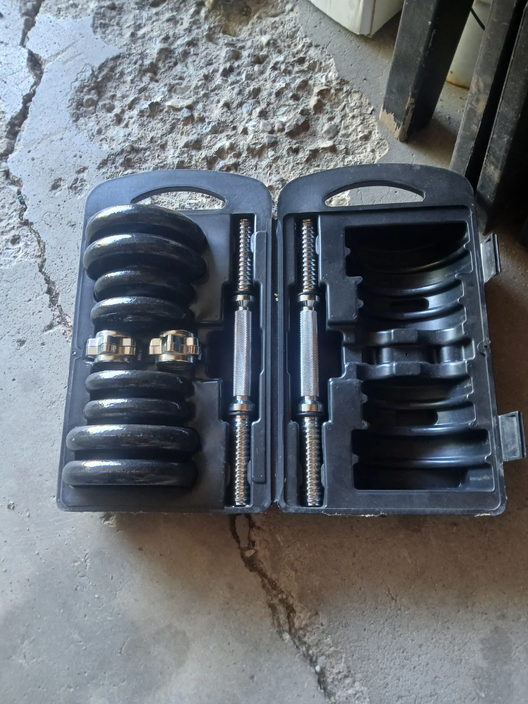 Adjustable Dumbbell Set with Case