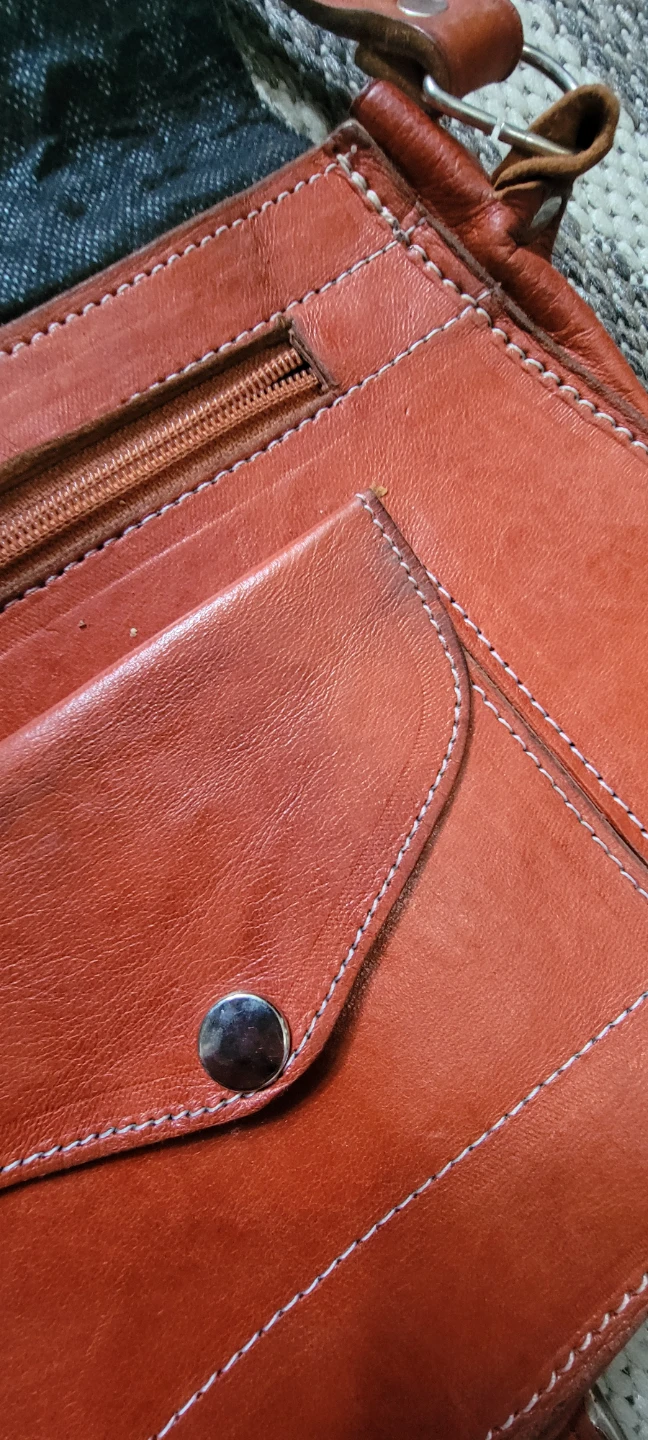 Vintage Brown Leather Embossed Shoulder Bag - photo 5