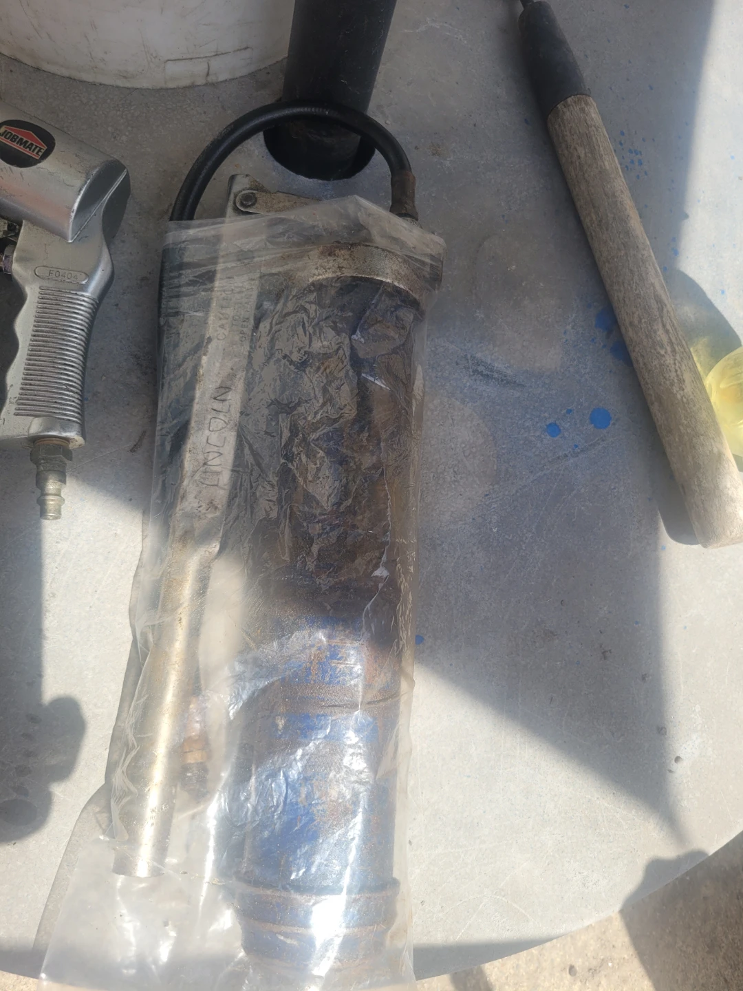 2 Pistol Grease Gun 1 Air Grease Gun and 1 manual - photo 3