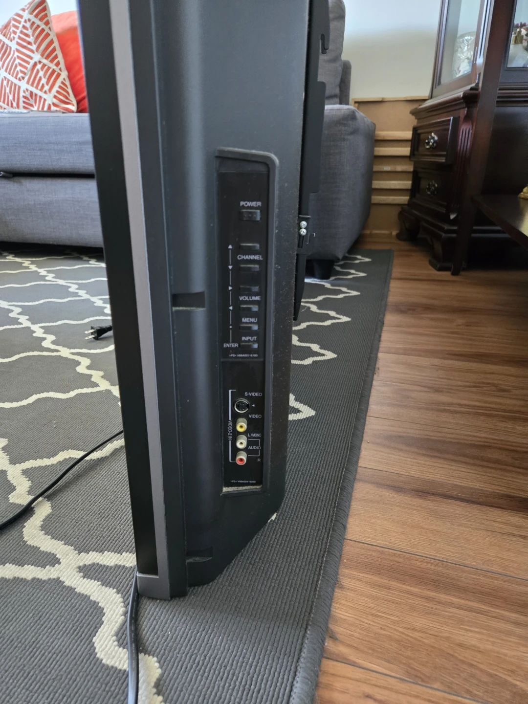 Toshiba 42" 720P HD TV - photo 3