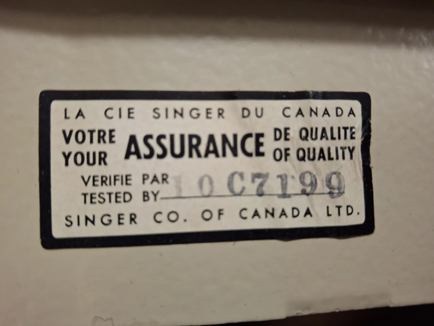 Singer Sewing Machine with Fold-Out Table - photo 4