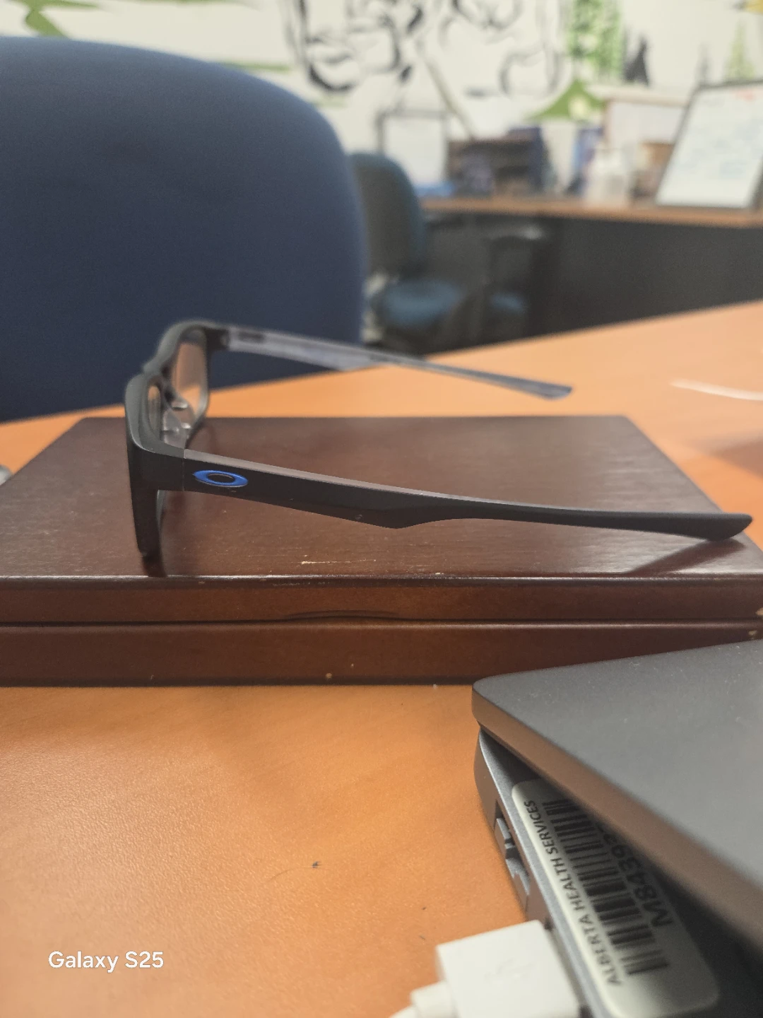 Oakley Glasses with Case - photo 2