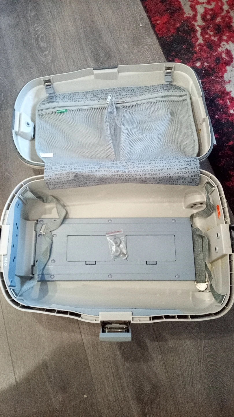United Colors of Benetton Suitcase with Keys - photo 3