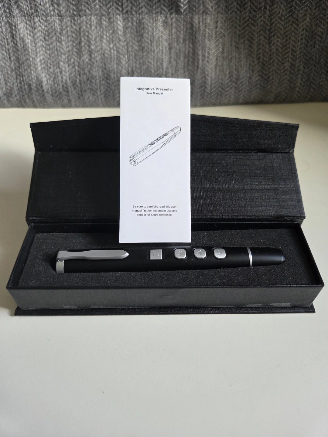 Wireless Integrative Presenter with Laser Pointer