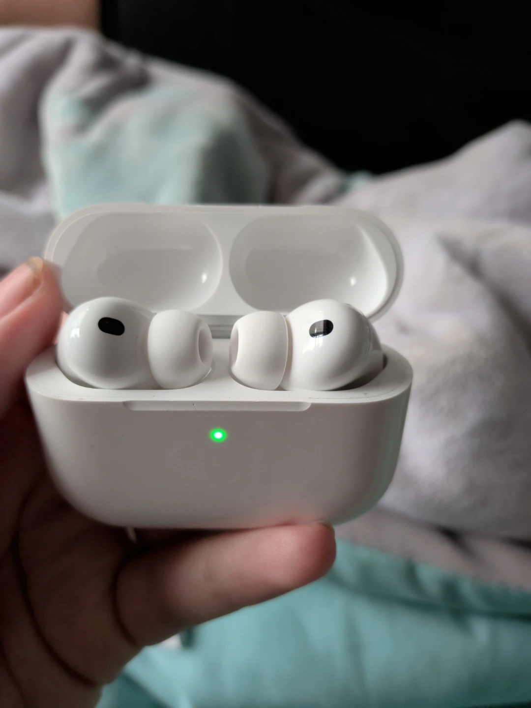 Apple AirPods Pro (2nd generation) - photo 2