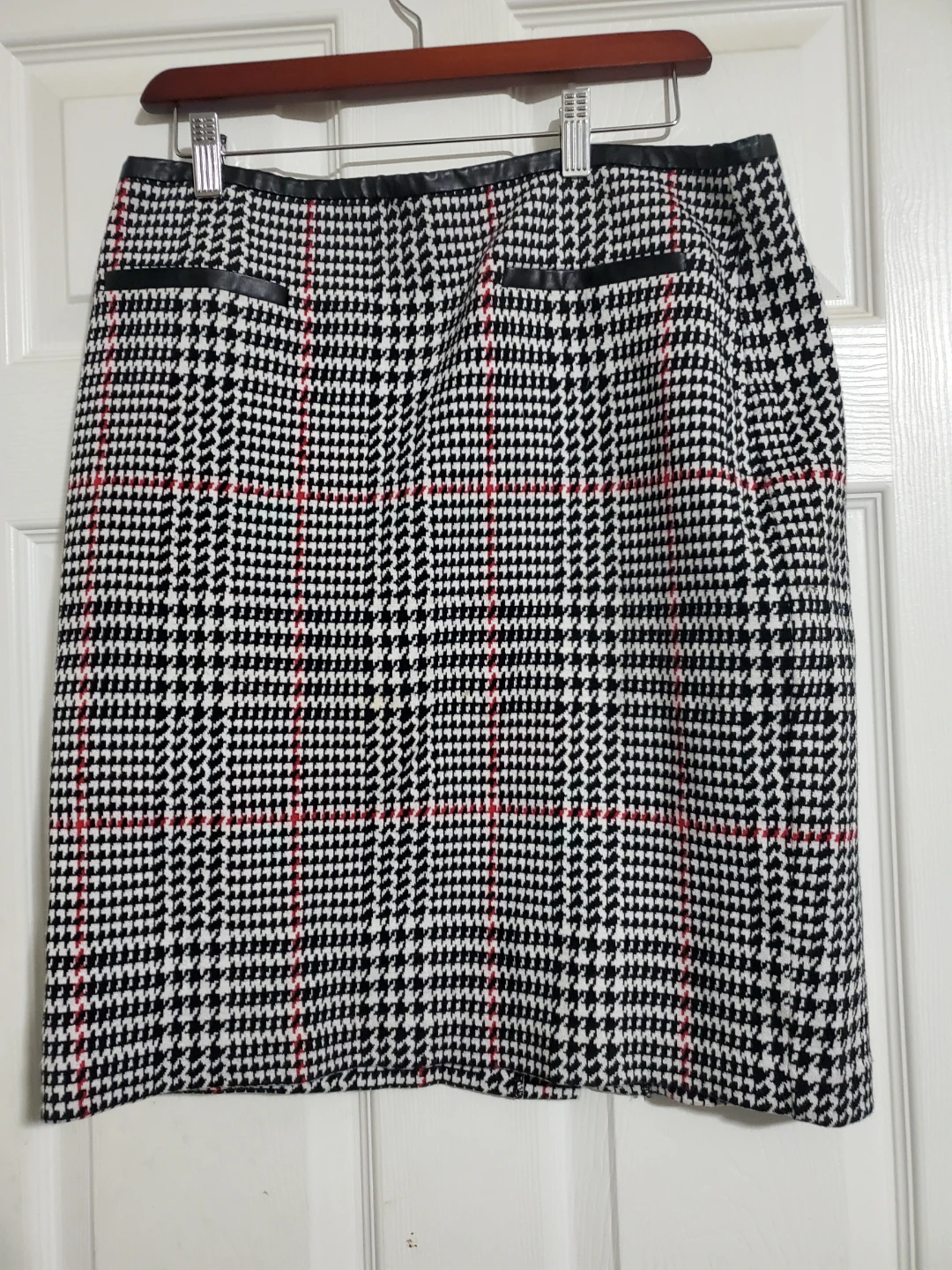 Talbots Plaid Mini Skirt with Faux Leather Trim - Size 12 - photo 4