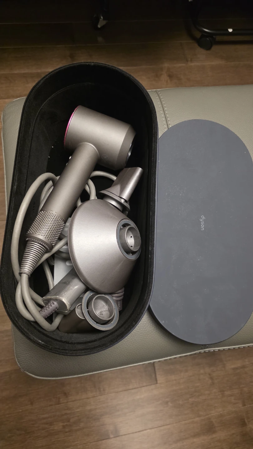 Dyson Supersonic Hair Dryer with Attachments and Case