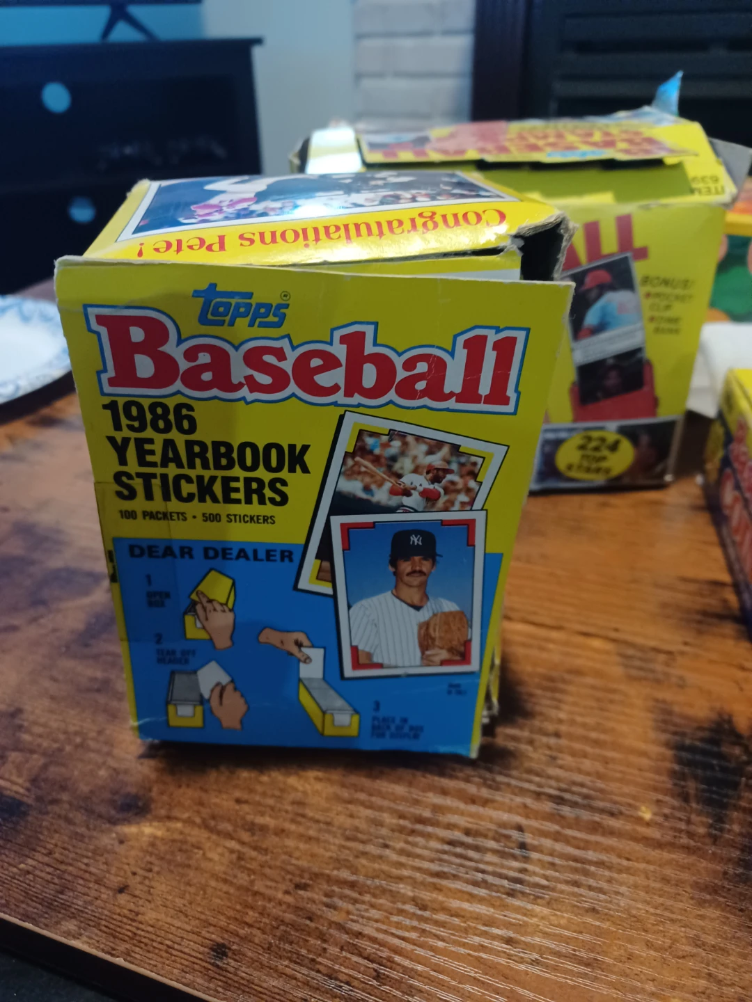 Topps 1986 Baseball Yearbook Stickers Box