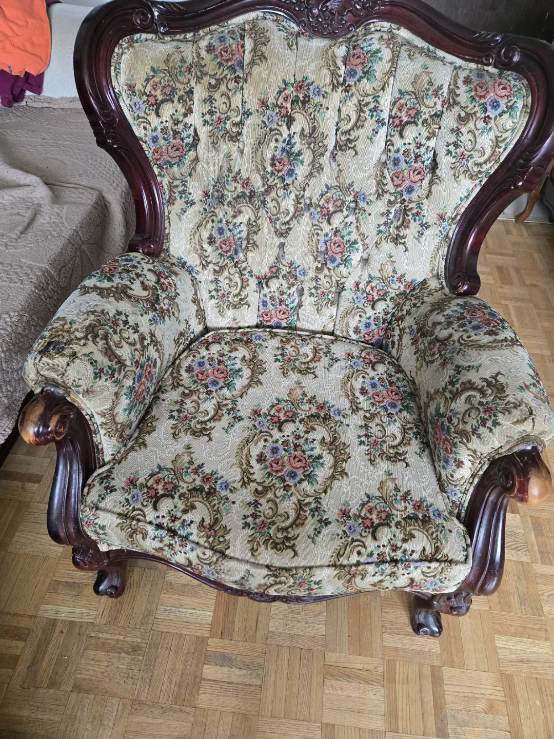 Vintage victoria seats. 3 seater and 1-seater available