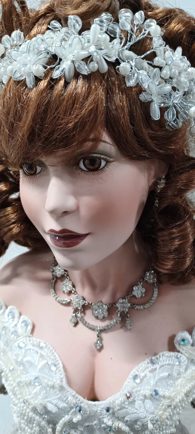 2001 Rustie Designer Wedding Bride Porcelain Doll 34" - photo 3