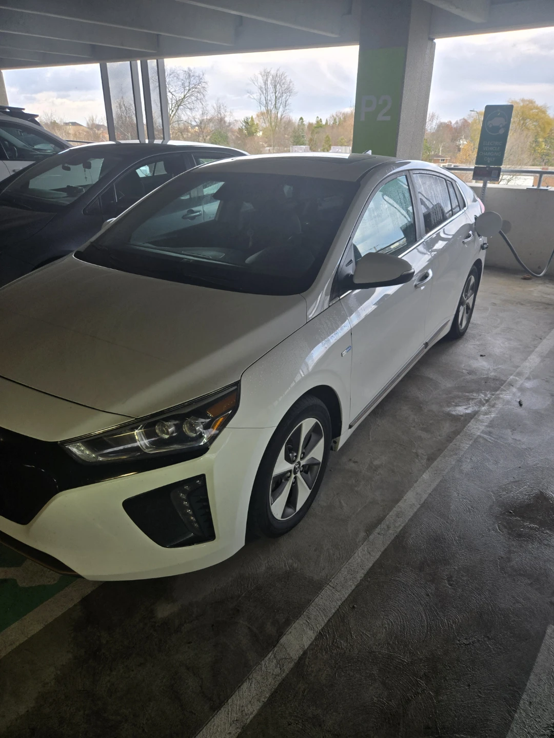 Hyundai Ioniq Electric Vehicle with Charger - photo 2
