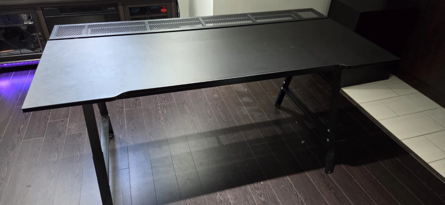 IKEA Gaming Desk with Adjustable Height - photo 3