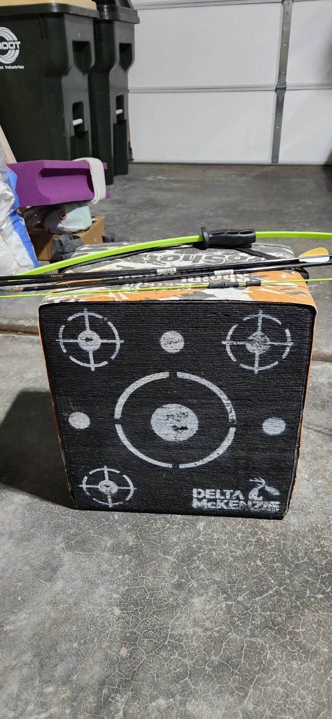 Delta McKenzie Archery Shooting Target Block with Bow and Arrows