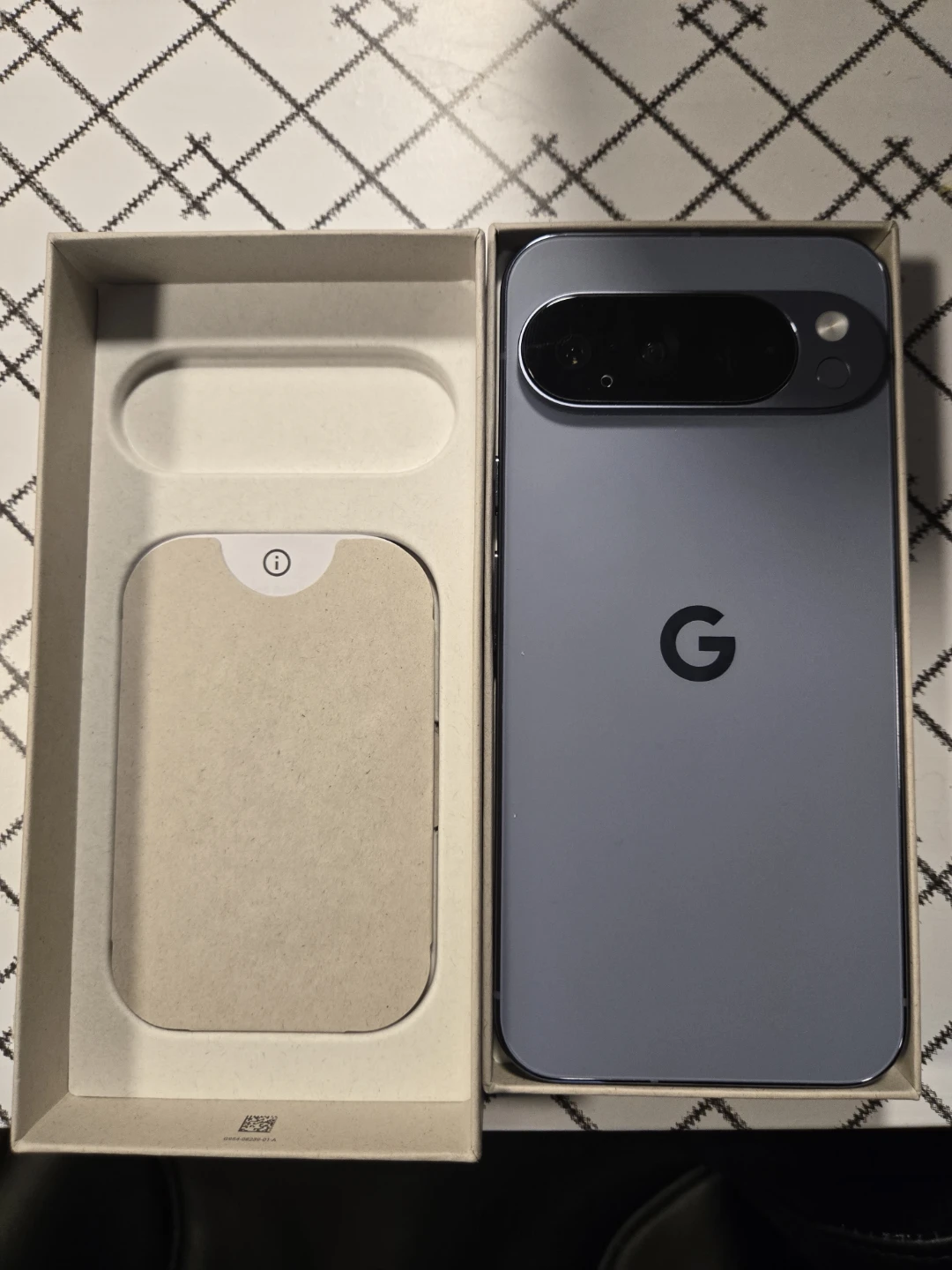 Google Pixel 10 Pro XL - photo 5