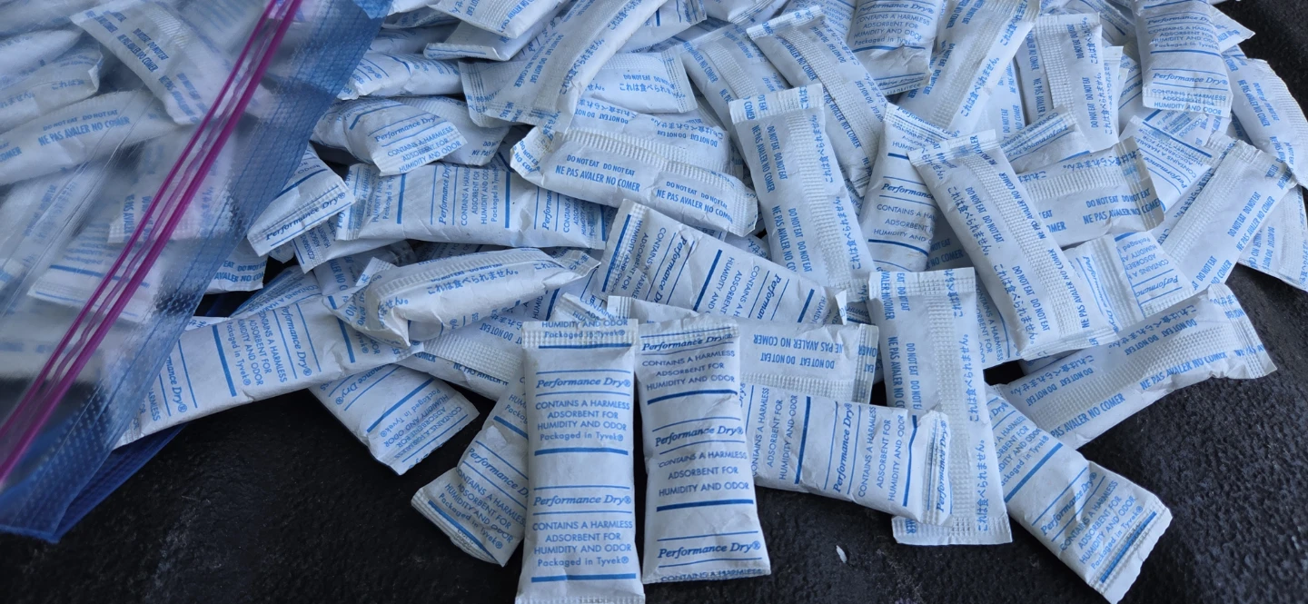 Performance Dry Desiccant Packets (Large Quantity)