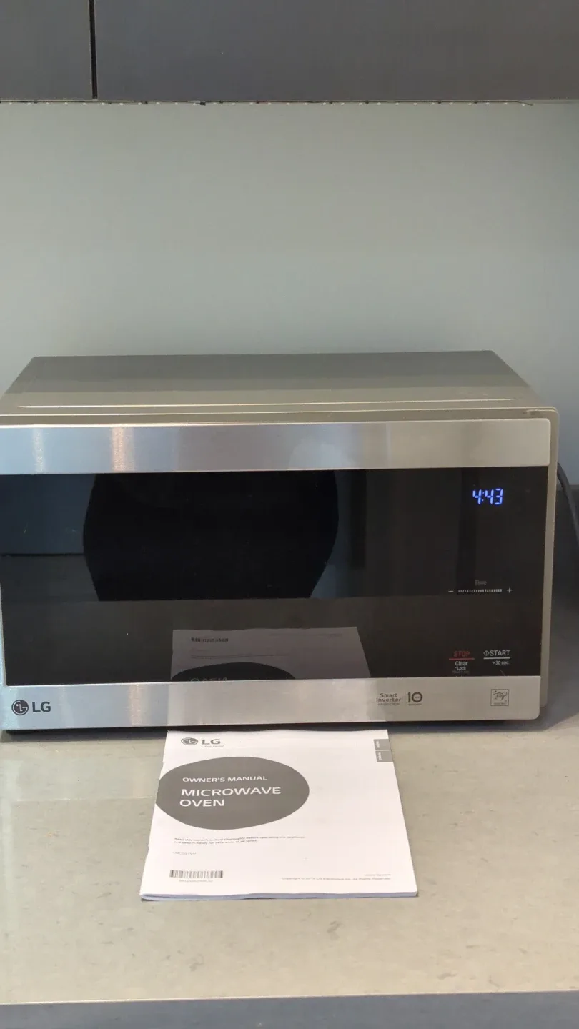 LG Microwave Oven -LMC0975