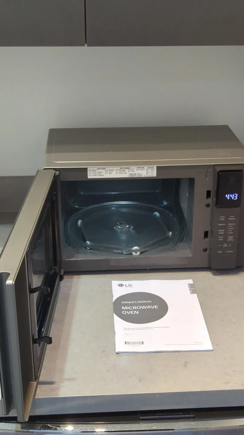 LG Microwave Oven -LMC0975 - photo 2
