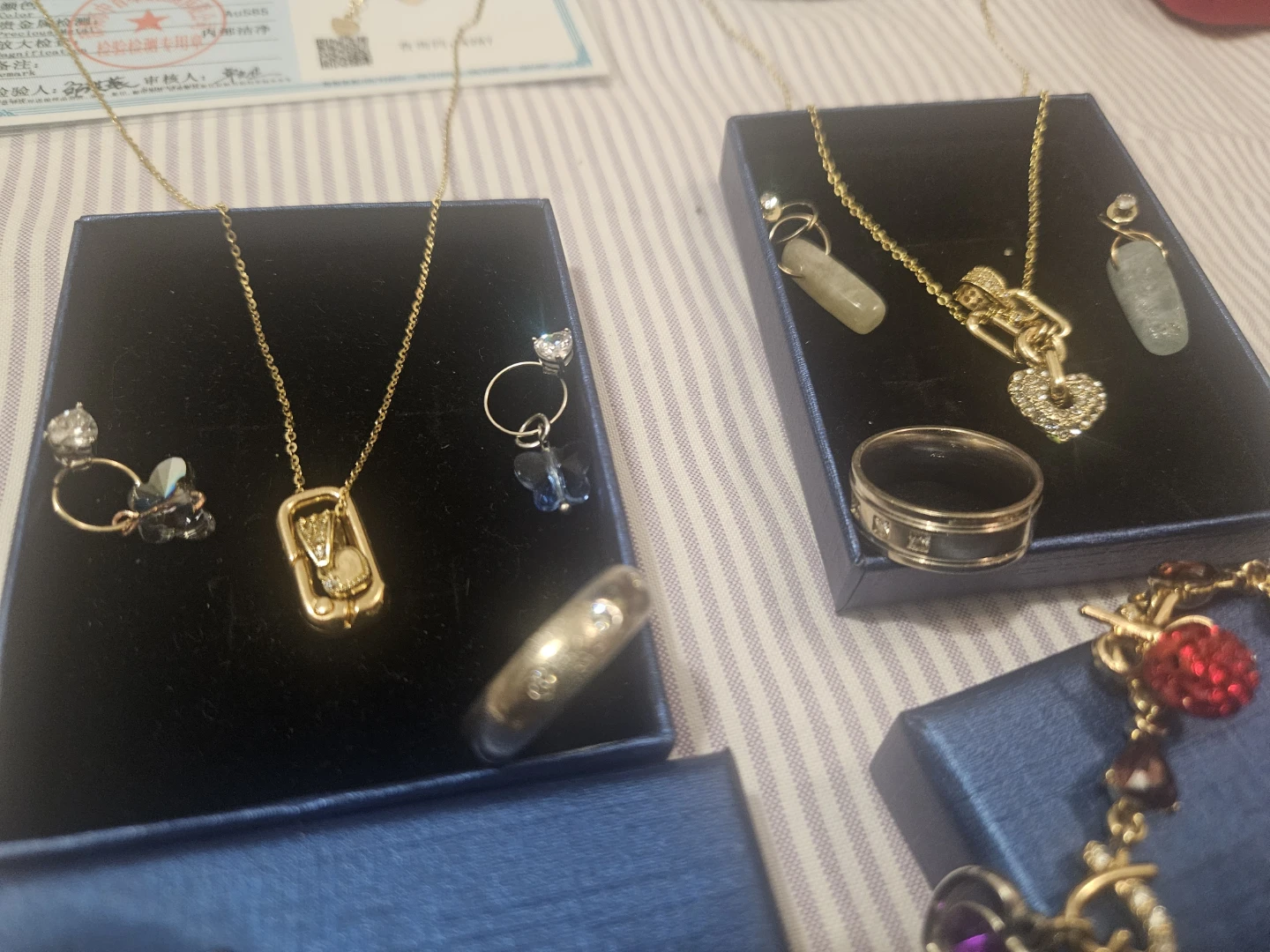 Assorted Gold-Tone Jewellery Set with Pendants and Rings - photo 2