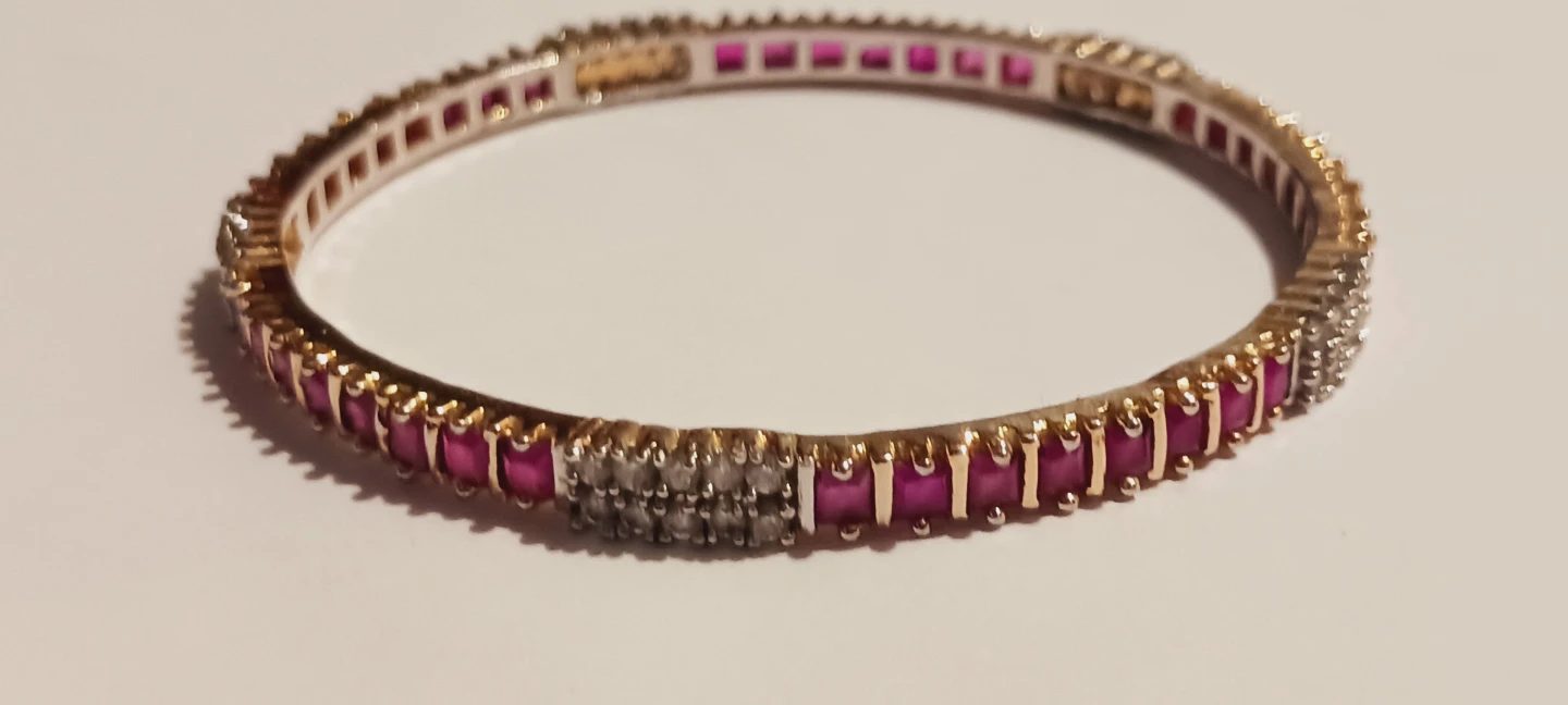 New !! Gold Tone Bangle Bracelet with Pink and Clear Stones