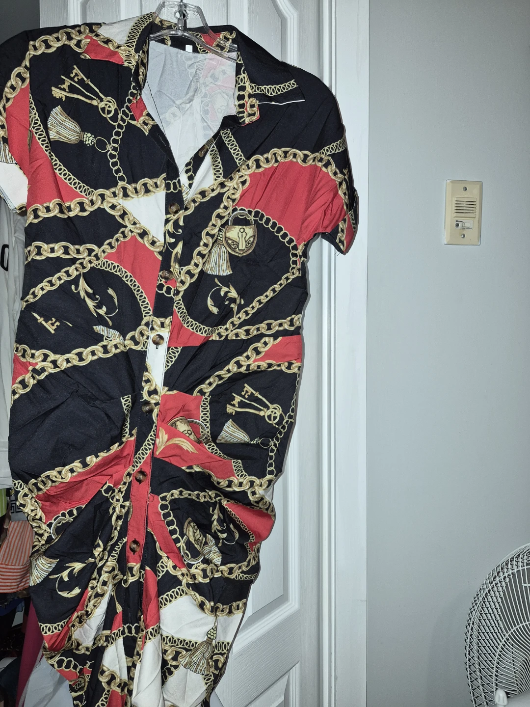 Chain Print Ruched Button-Up Dress - photo 2