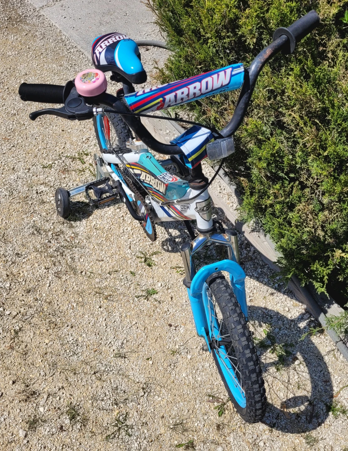 CCM Arrow Kids Bike w/ Training Wheels - photo 2