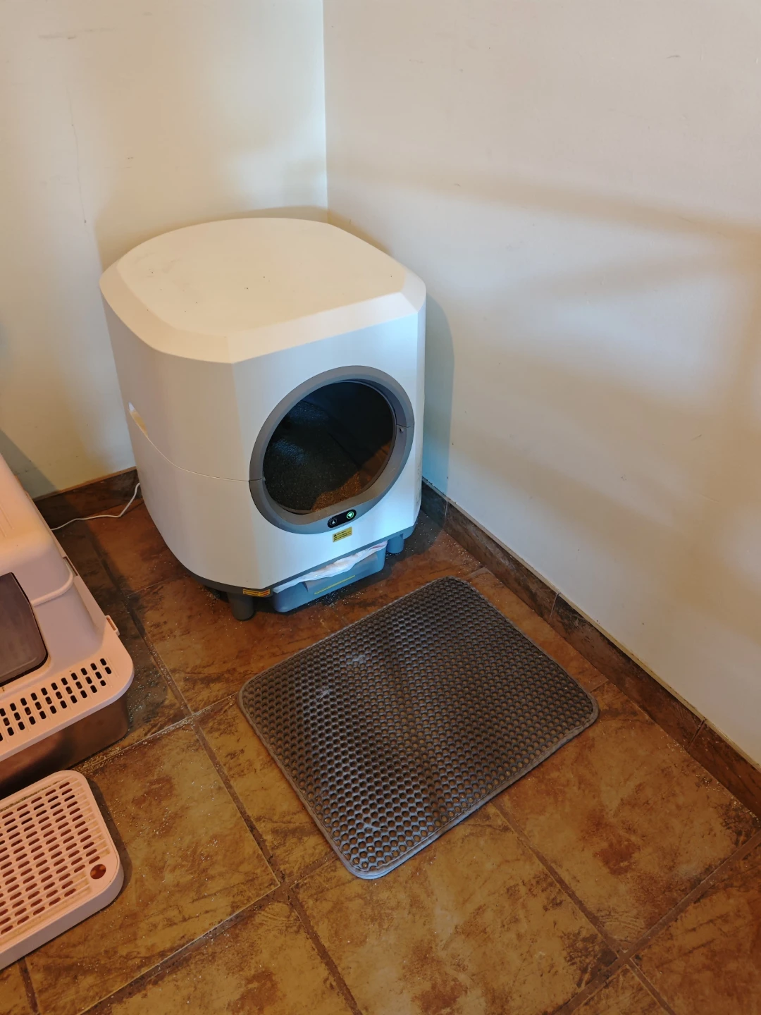 Ellenpent Automatic Self-Cleaning Cat Litter Box - White