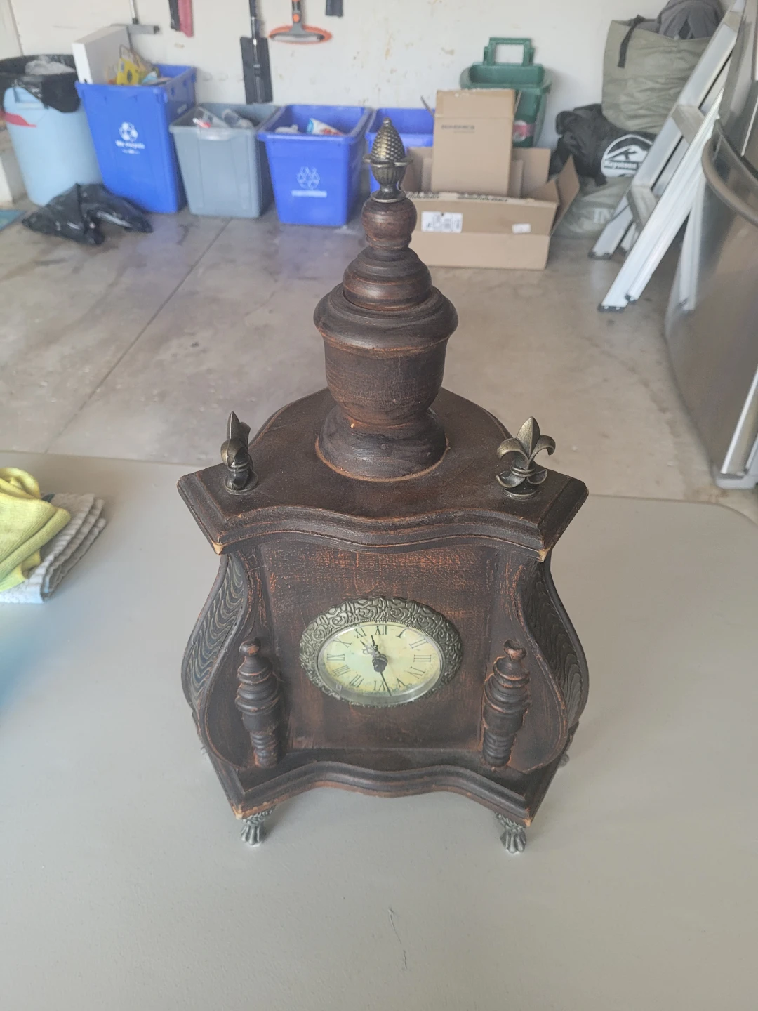 Decorative 3 face Tabletop Clock