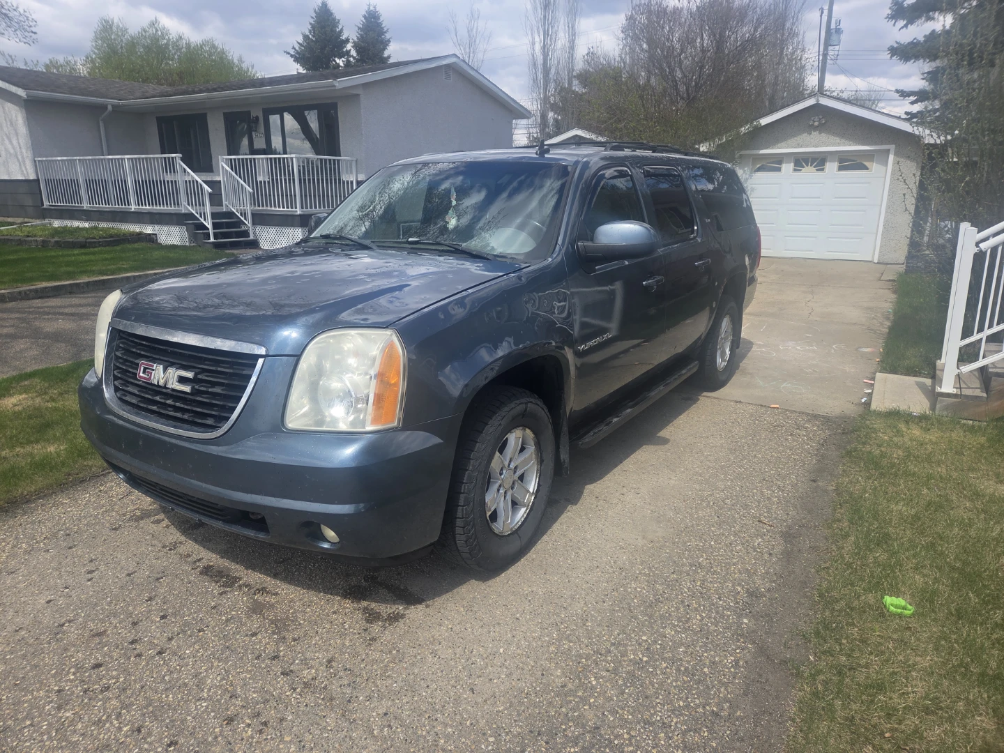 GMC Yukon XL SLT SUV