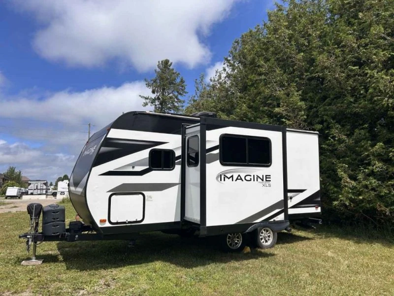 2022 Imagine XLS Travel Trailer - photo 4