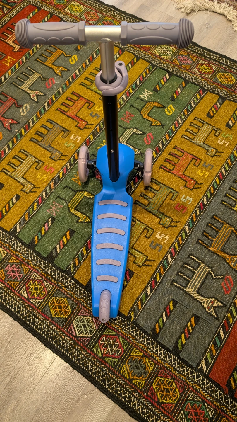 Fawn Toys Blue 3-Wheel Scooter
