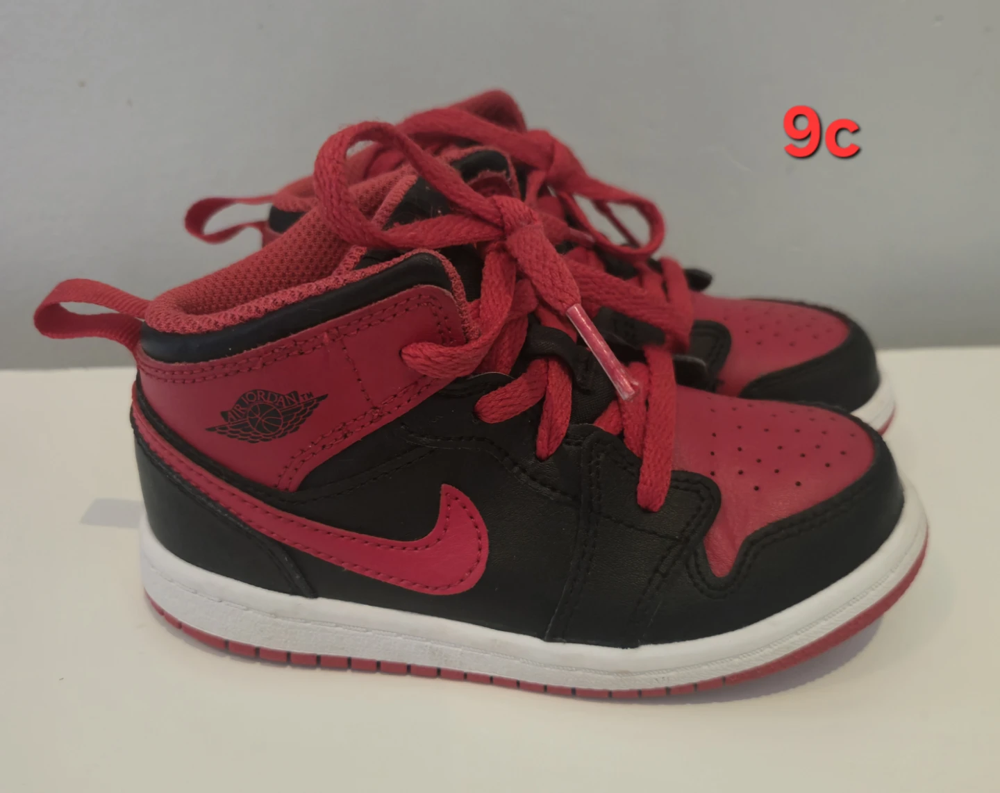 Air Jordan 1 Mid (Toddler) Size 9c