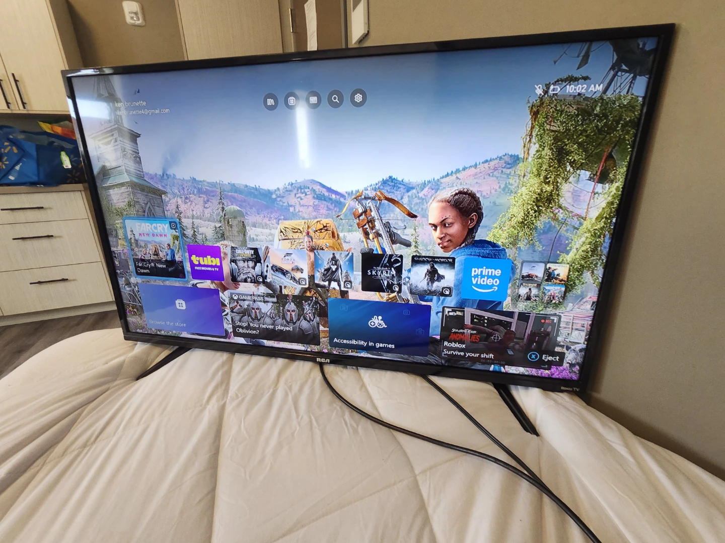 RCA Roku TV with  Remote - photo 3