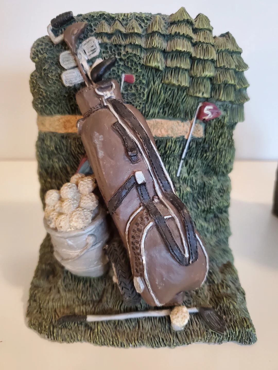 Golf Bag Bookends Designed With A Bag And Clubs - photo 5