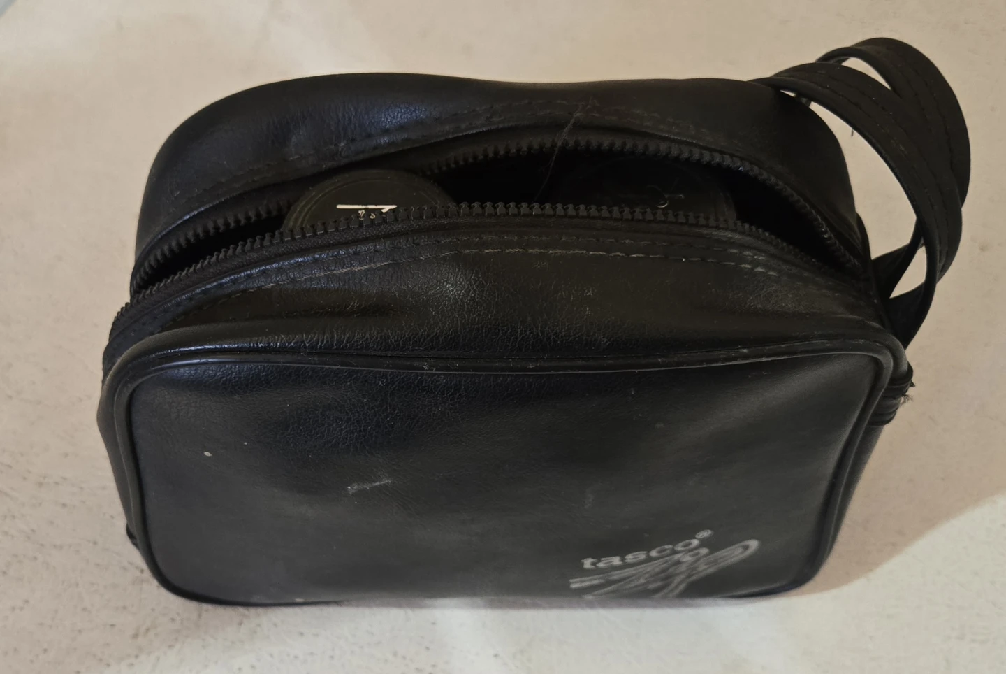 Tasco Zip 7x35 Wide Angle Binoculars with Case - photo 5