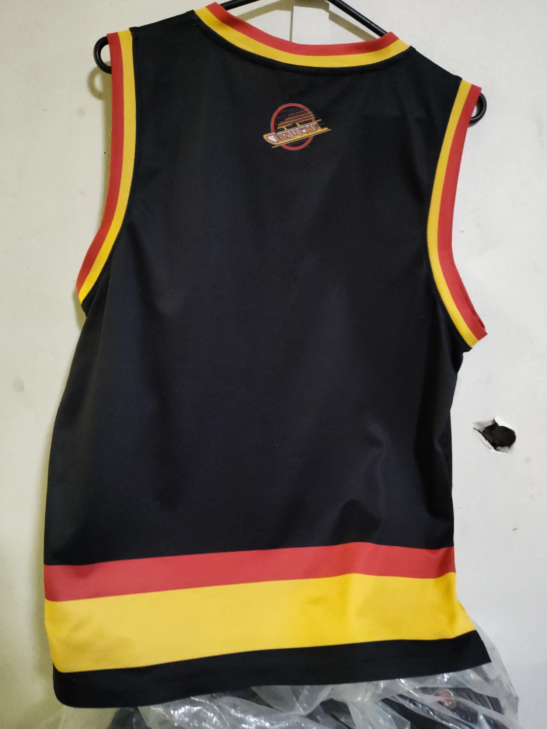 Vancouver Canucks NHL Sleeveless Jersey Size M - photo 2