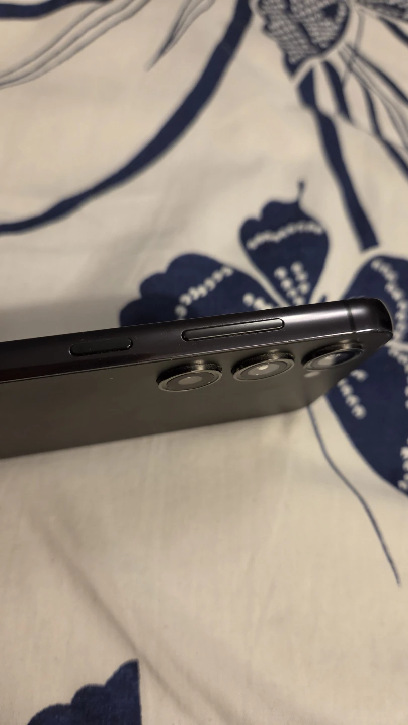 Mint Condition Samsung Galaxy S23 (Practically Brand New!) - photo 3