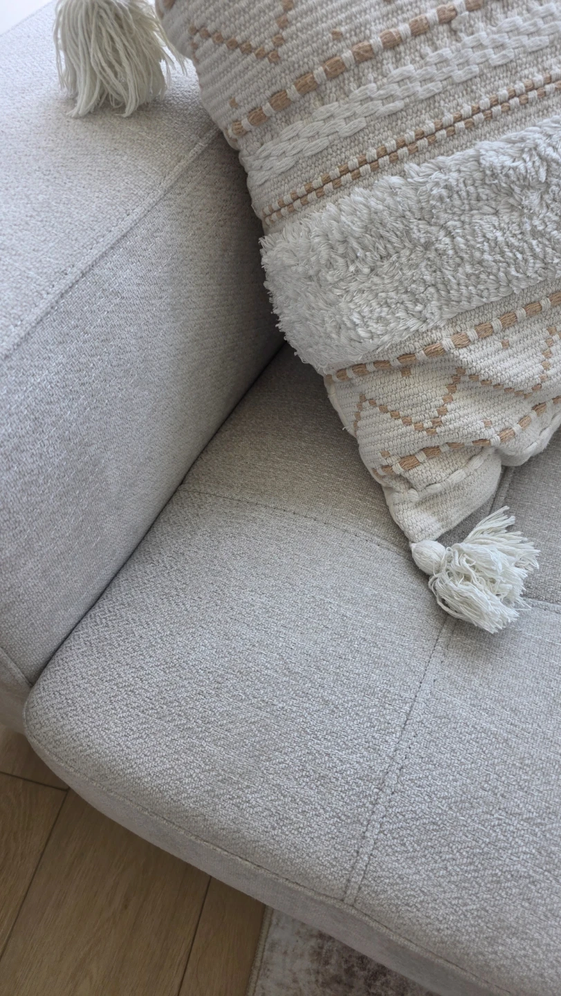Loveseat with decor pillows, table & floor lamp. - photo 3