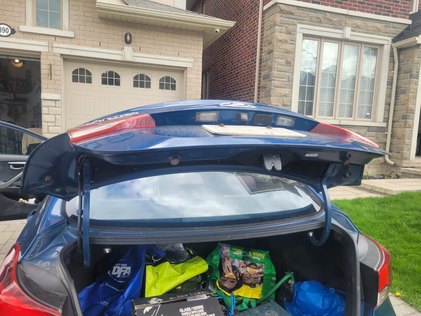 Blue Hyundai Elantra - photo 2